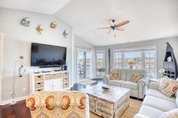 4629 Lightkeepers Way photo 4