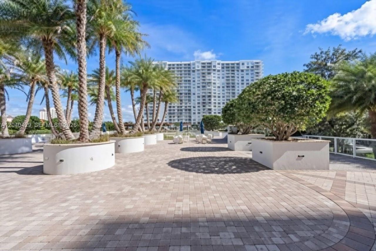 2801 NE 183rd St, Unit 203W, Aventura, FL 33160 Photo