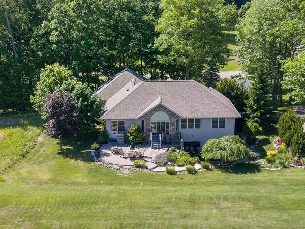 9482 Stonebridge, Canadian Lakes, MI 49346