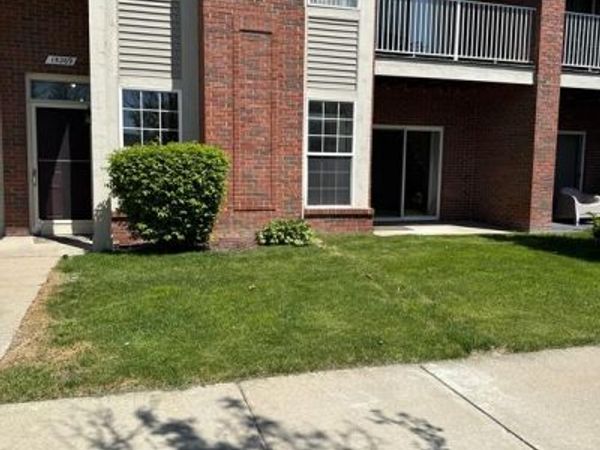 15269 YALE Drive, Clinton Twp, MI 48038