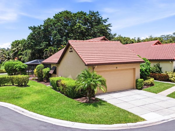 18 Ironwood Way N, Palm Beach Gardens, FL 33418