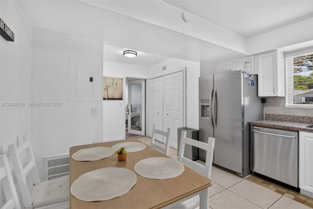 2220 N 40th Ave , Hollywood, FL 33021 Photo