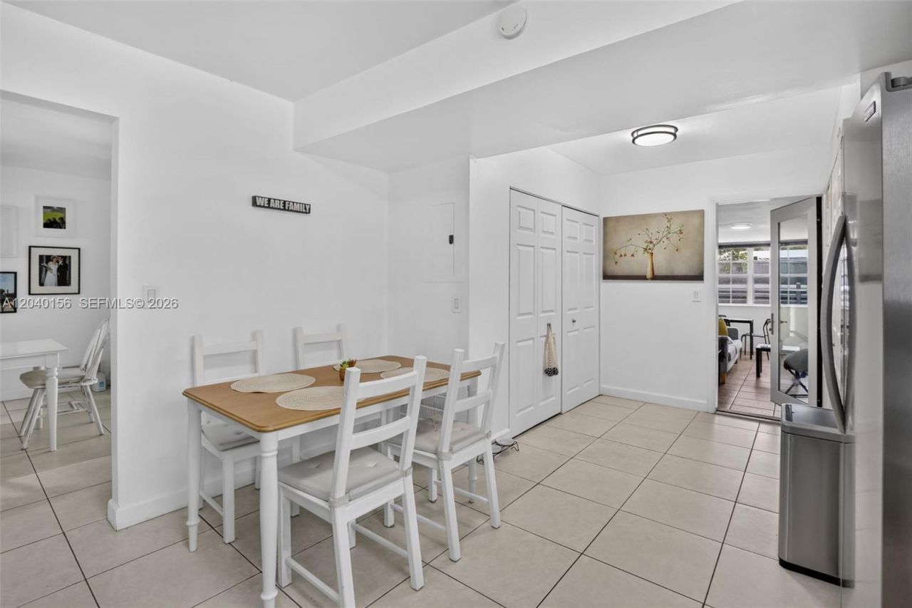 2220 N 40th Ave , Hollywood, FL 33021 Photo