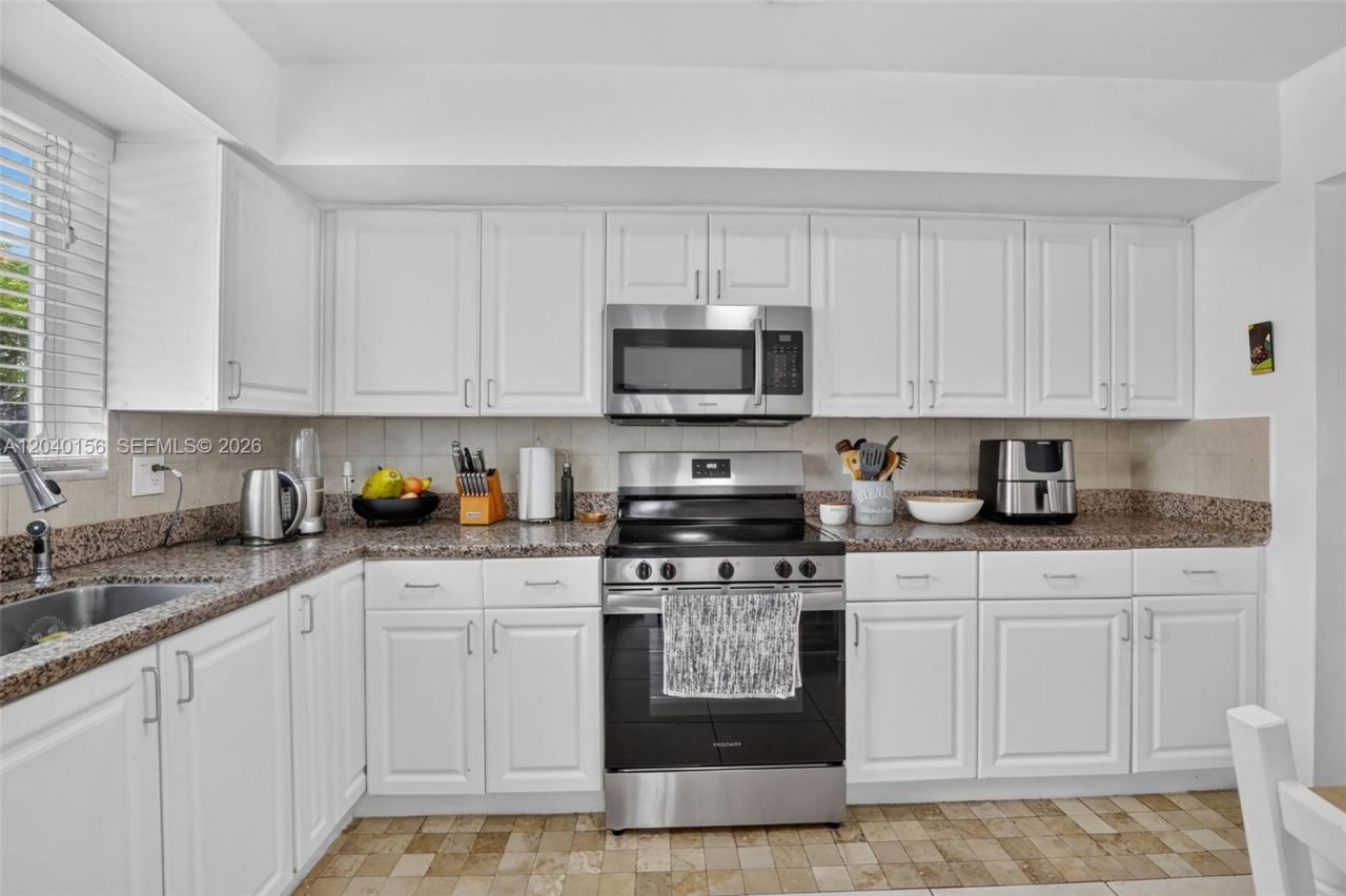 2220 N 40th Ave , Hollywood, FL 33021 Photo