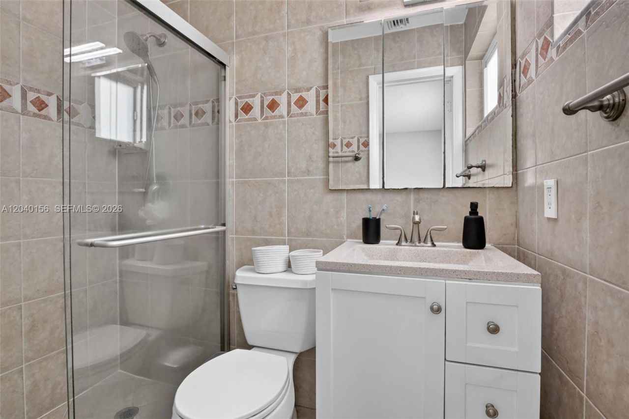 2220 N 40th Ave , Hollywood, FL 33021 Photo
