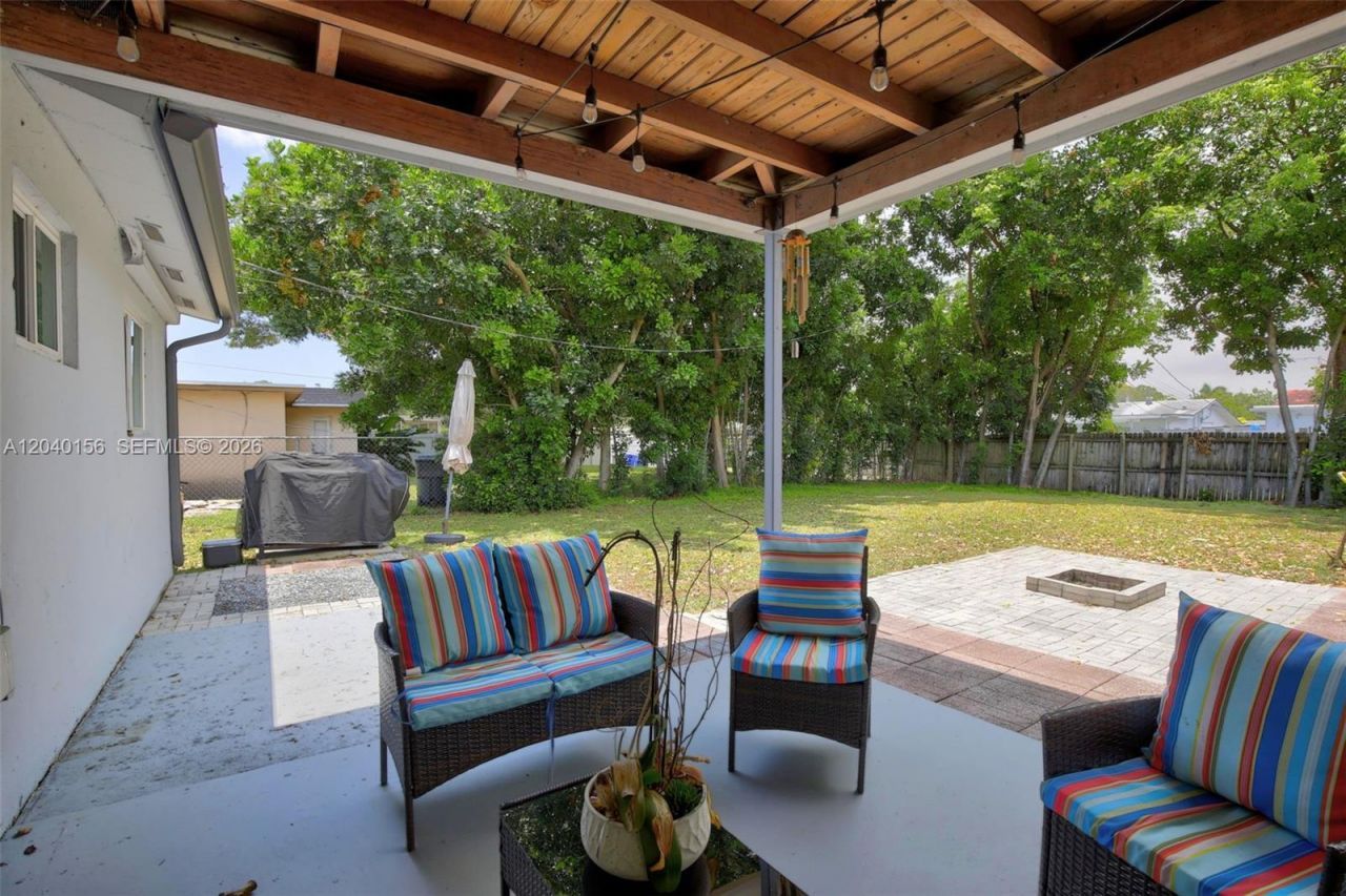 2220 N 40th Ave , Hollywood, FL 33021 Photo