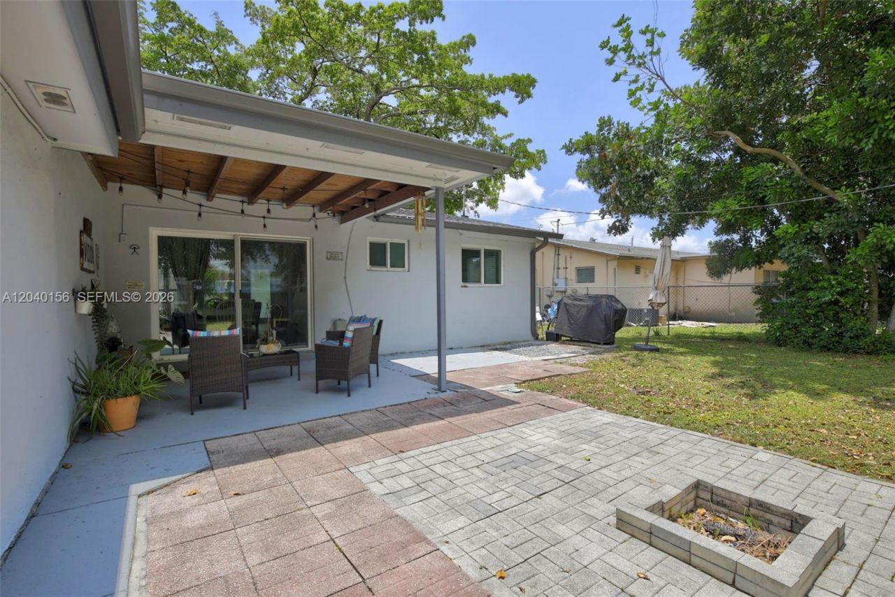 2220 N 40th Ave , Hollywood, FL 33021 Photo