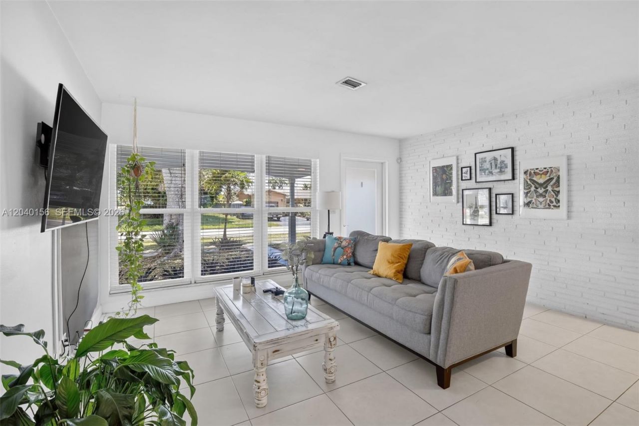 2220 N 40th Ave , Hollywood, FL 33021 Photo