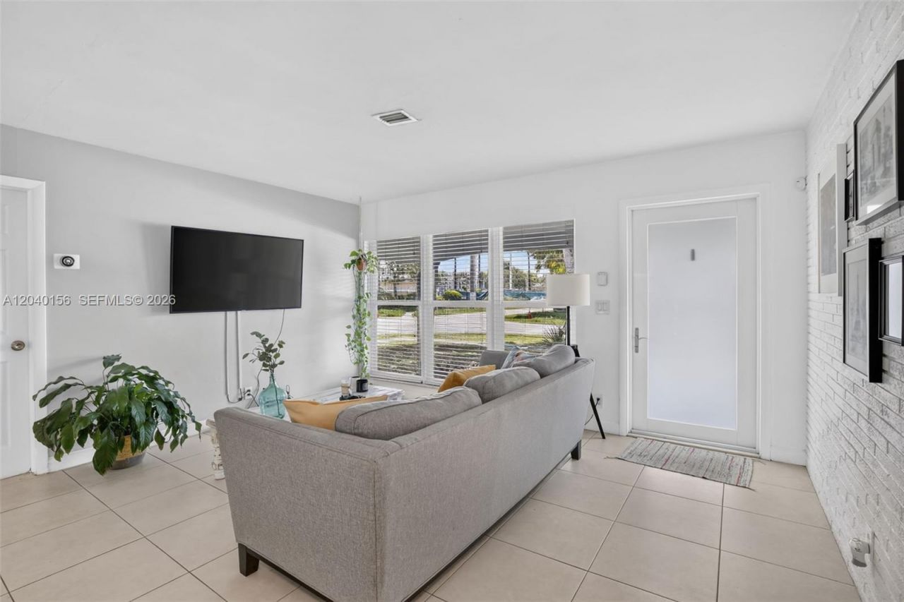 2220 N 40th Ave , Hollywood, FL 33021 Photo