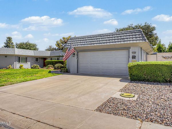 10189 W PINEAIRE Drive, Sun City, AZ 85351