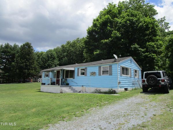 1818 West Lakeview Drive, Johnson City, TN 37601