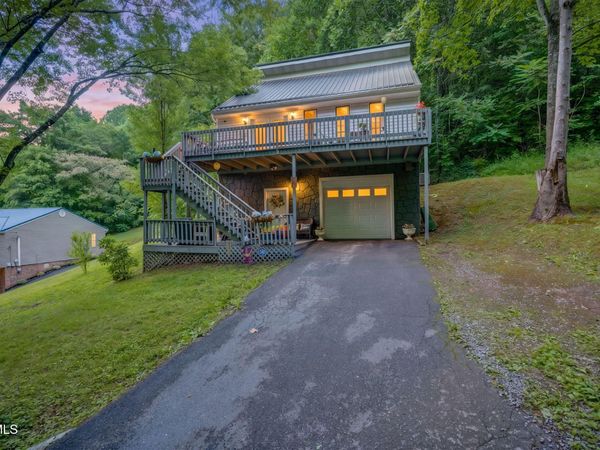 133 Admiral Avenue, Elizabethton, TN 37643