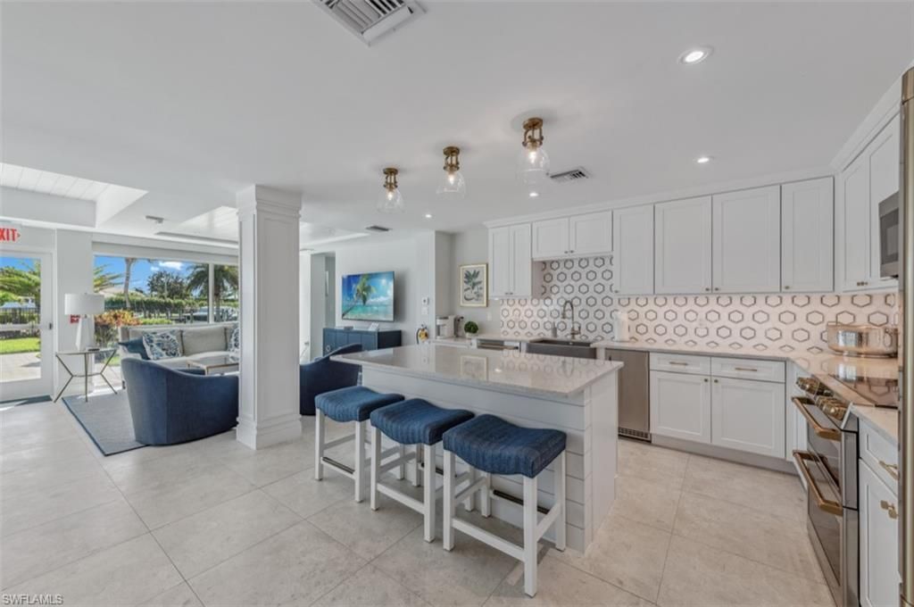 2170 Gulf Shore Blvd N, Unit 24W, Naples, FL 34102 Photo
