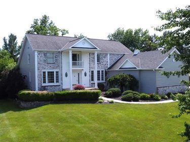 2740 S Canyon Trail, Hinckley, OH 44233