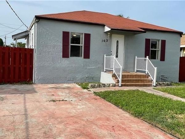163 SW 5th Street, Deerfield Beach, FL 33441