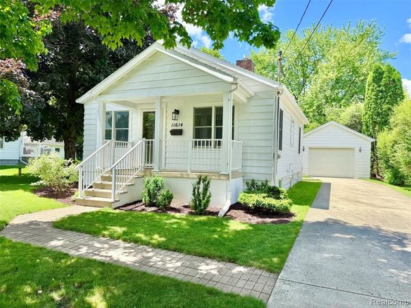 11614 Schram Street, Grand Blanc, MI 48439