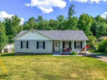 1203 Dean Hundley Road, East Bernstadt, KY 40729