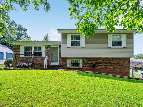 8979 Hensley Road, Hixson, TN 37343
