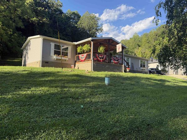 1688 Buffalo Creek Road, Huntington, WV 25704