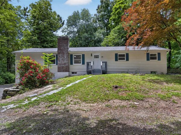 179 Roosevelt Road , Hyde Park, NY 12538
