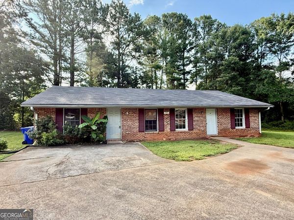 1047 Chestnut Oak Court NE, Conyers, GA 30012