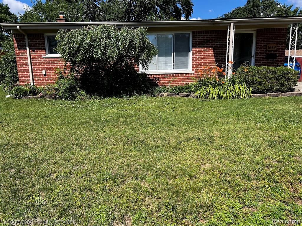 1659 Cynthia Avenue, Madison Heights, MI 48071 Main Photo