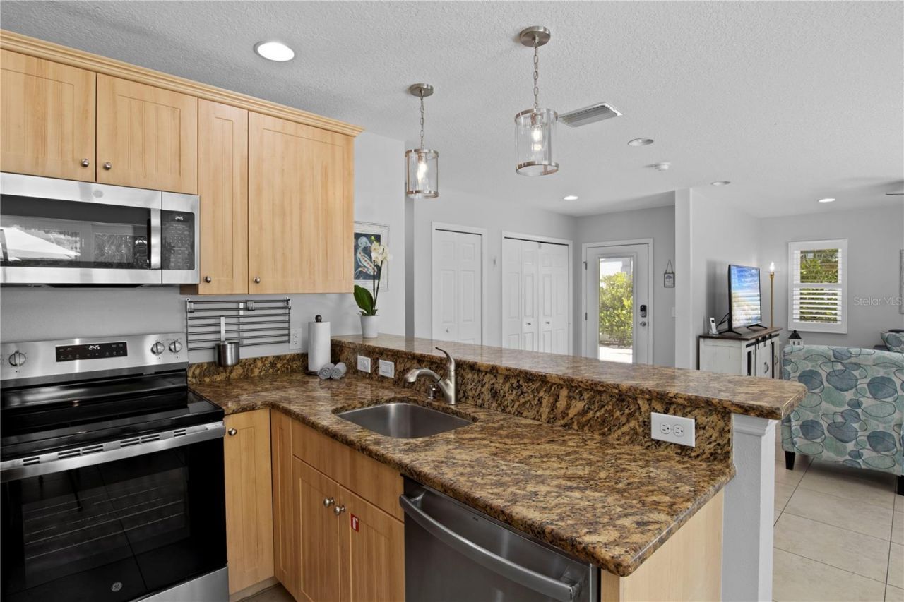 110 Palm Avenue, Anna Maria, FL 34216 Photo