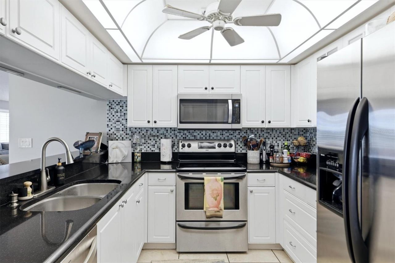 1103 Edgewater Circle, Unit 1103, Bradenton, FL 34209 Photo