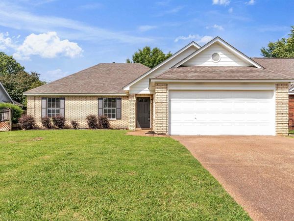 2783 VAN DER VEER DR, Memphis, TN 38133