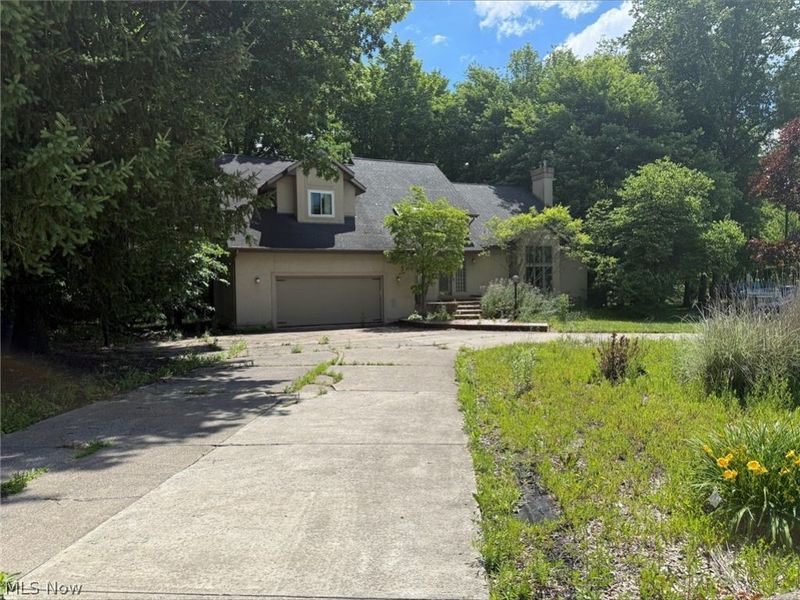 5755 Logan Arms Drive, Girard, OH 44420 Photo 7
