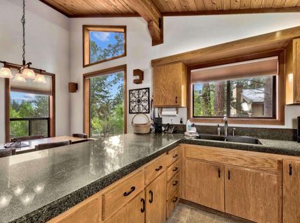 253 Basque, Truckee, CA 96161 Photo