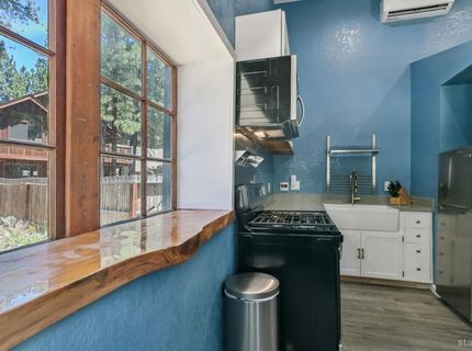 1081 Craig Avenue, South Lake Tahoe, CA 96150 Photo
