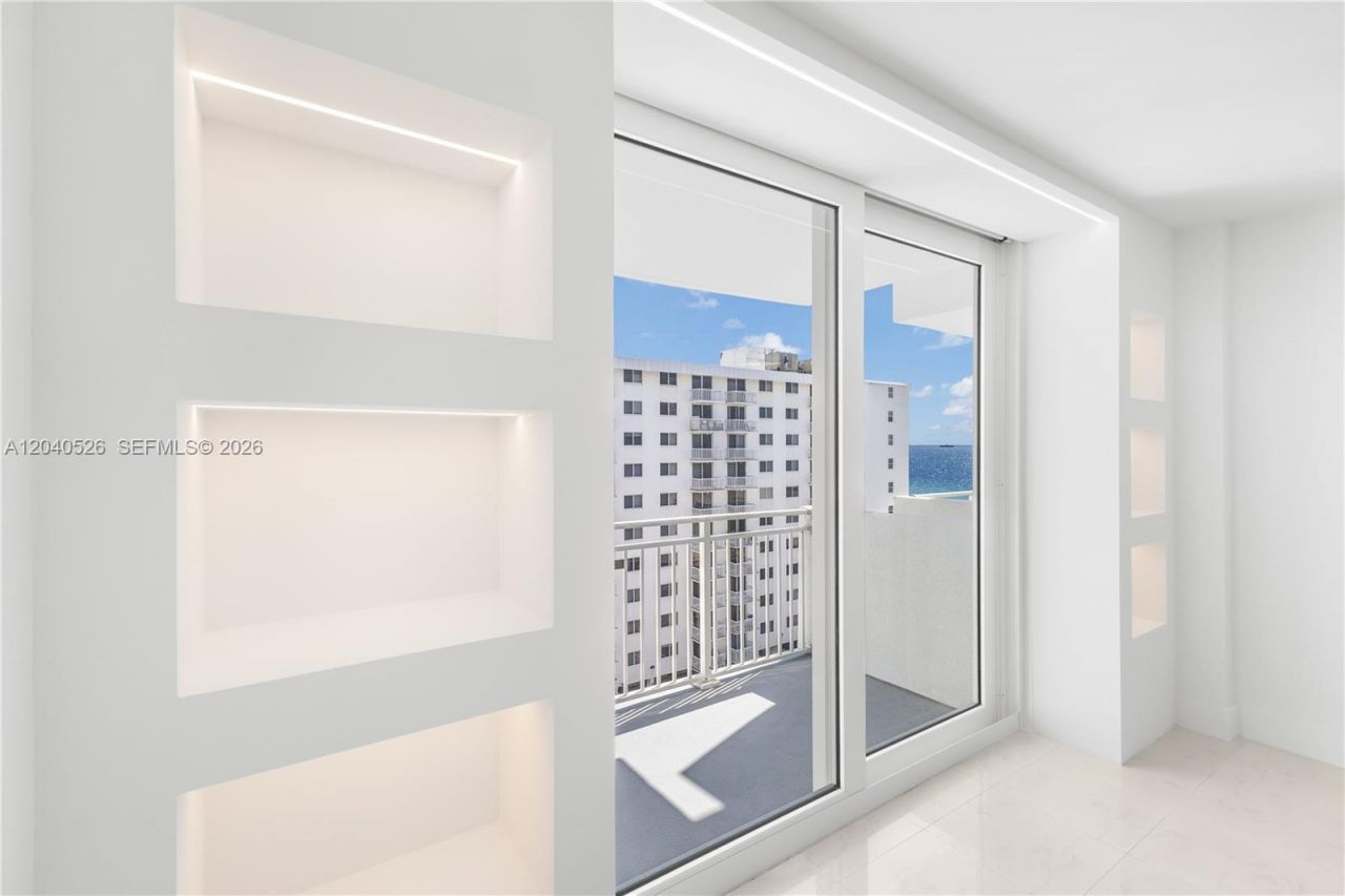 345 Ocean Dr , Unit 924, Miami Beach, FL 33139 Photo
