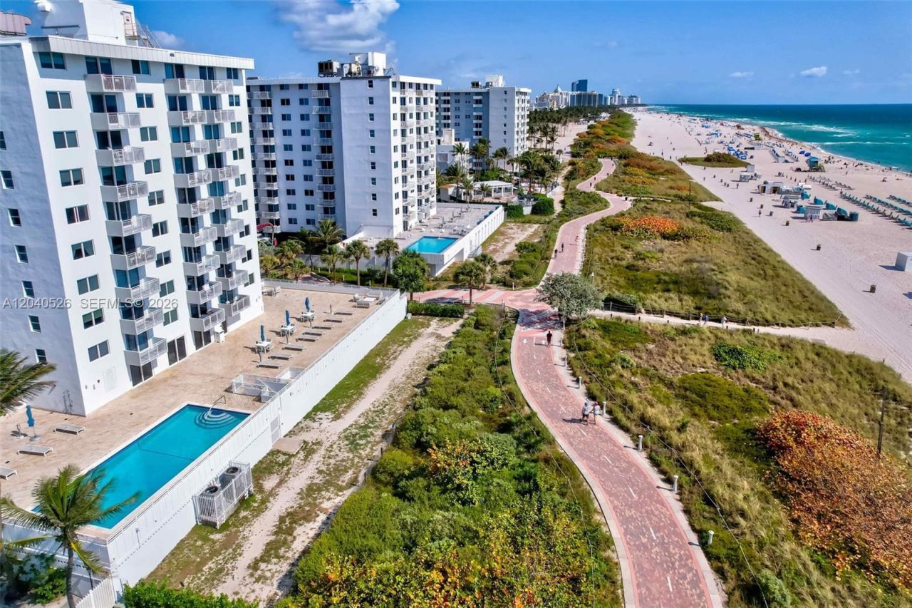 345 Ocean Dr , Unit 924, Miami Beach, FL 33139 Photo