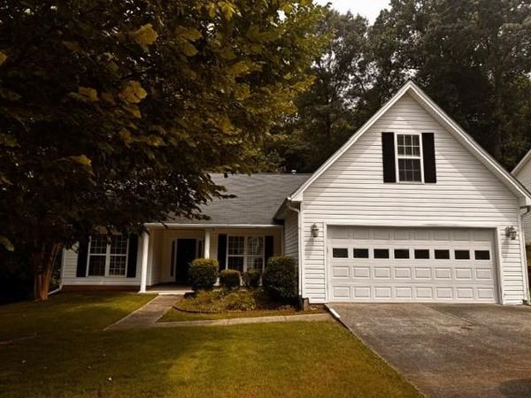 2805 Fort Apachee Trail , Dacula, GA 30019