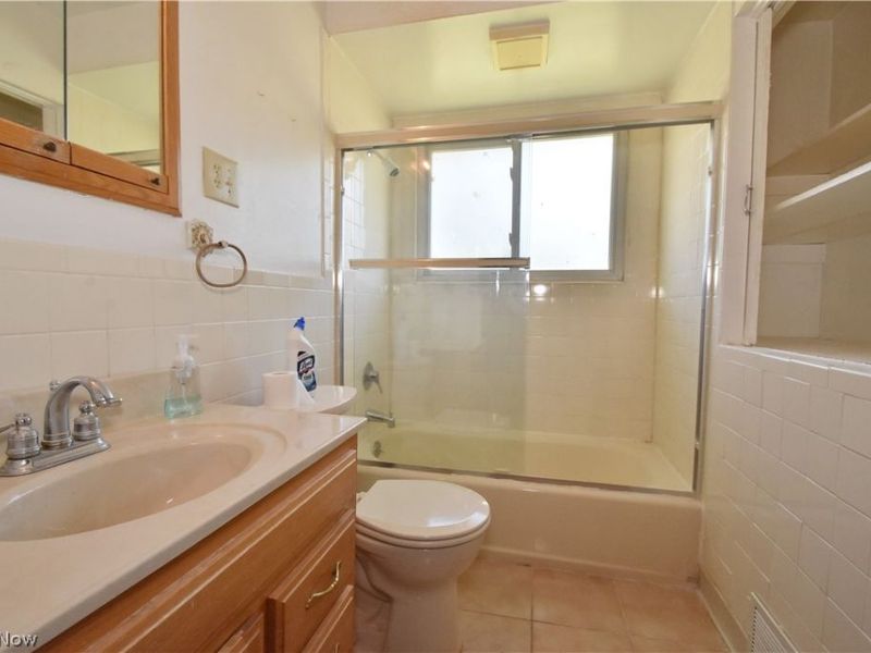 6208 Sylvia Drive, Brook Park, OH 44142 Photo 15