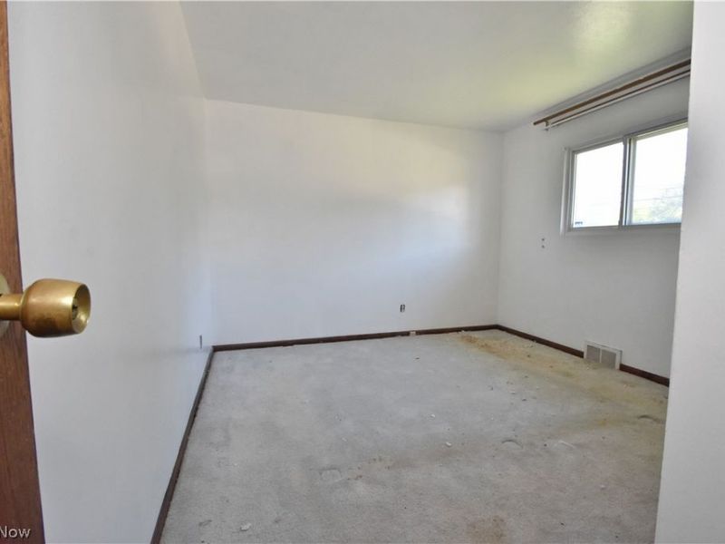 6208 Sylvia Drive, Brook Park, OH 44142 Photo 16