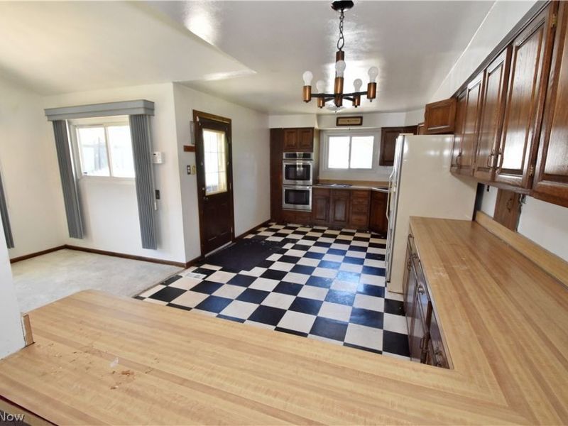 6208 Sylvia Drive, Brook Park, OH 44142 Photo 9
