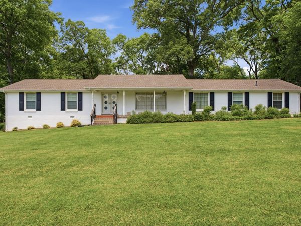 208 Lake Terrace Dr , Hendersonville, TN 37075