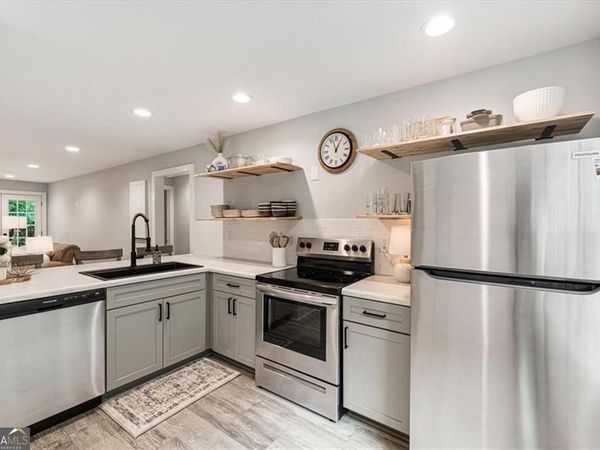 302 Teal Court, Unit 302, Roswel, GA 30076
