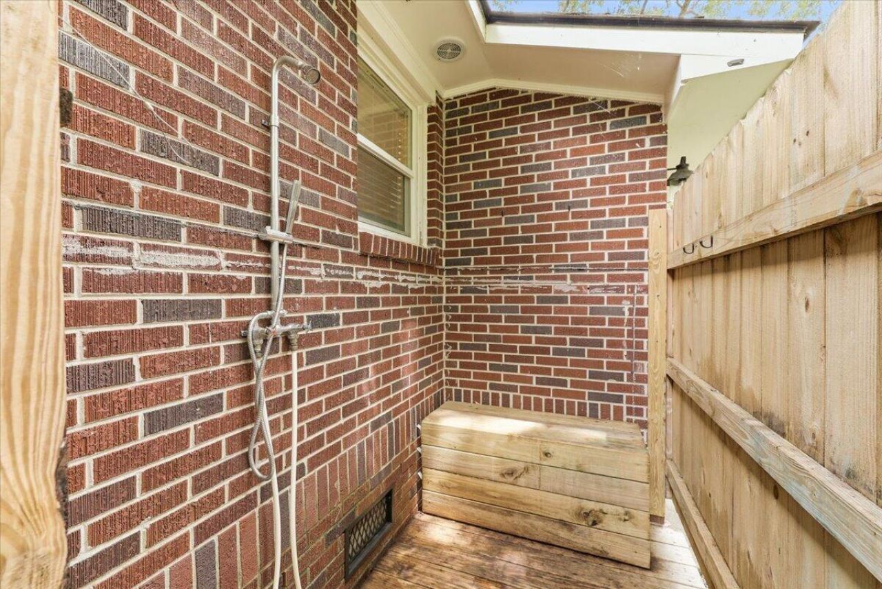 2627 Ridgewood Avenue Photo 20