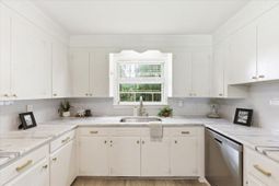 2627 Ridgewood Avenue photo 4
