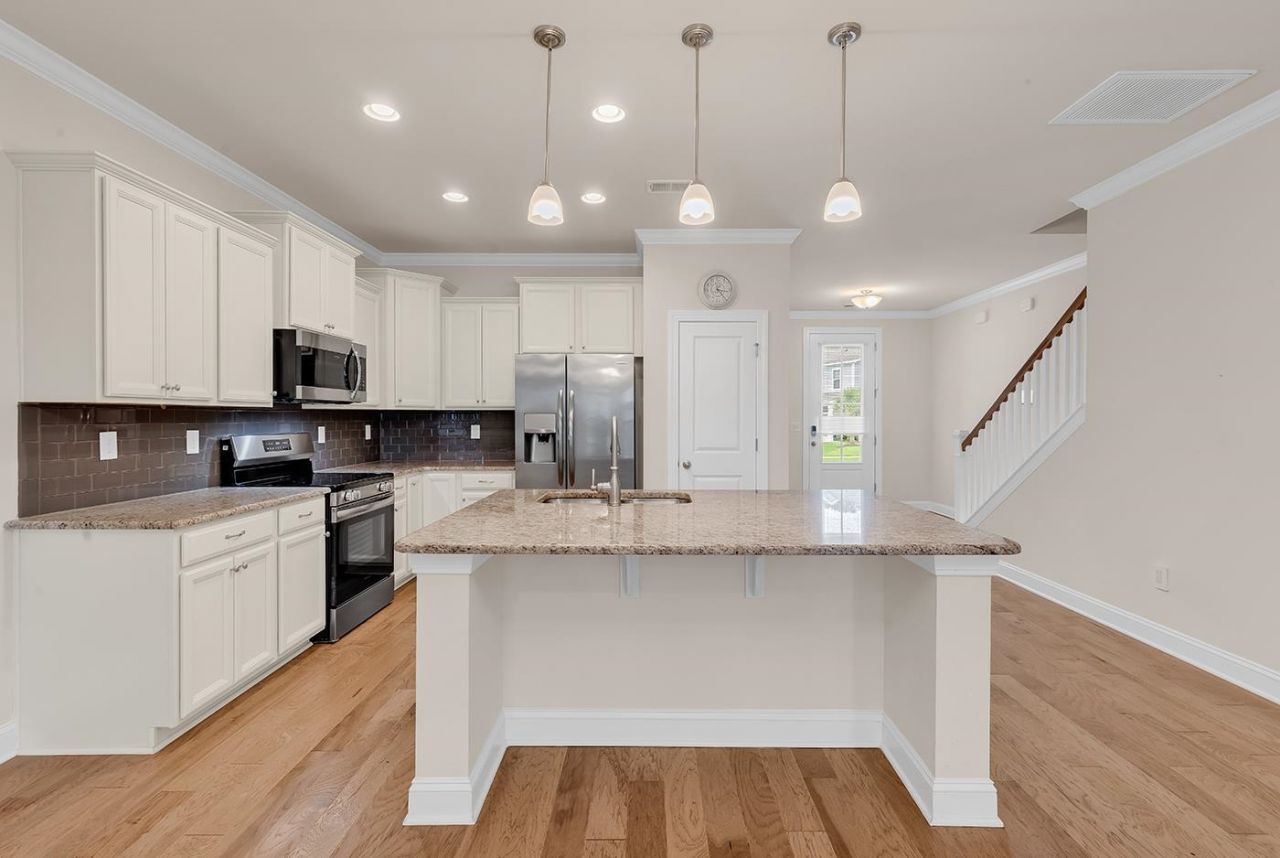 2416 Kings Bay Rd. Photo 7