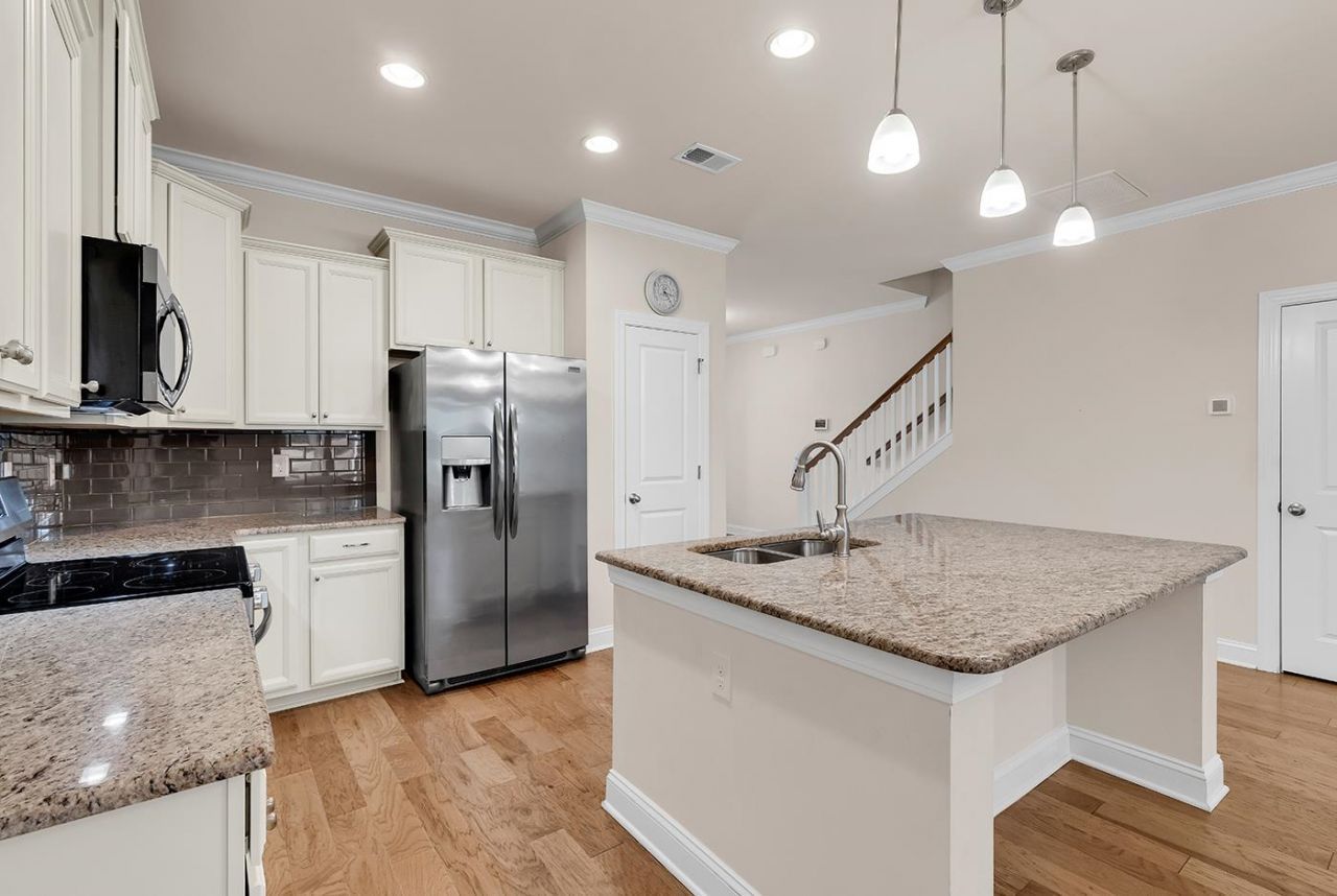 2416 Kings Bay Rd. Photo 8