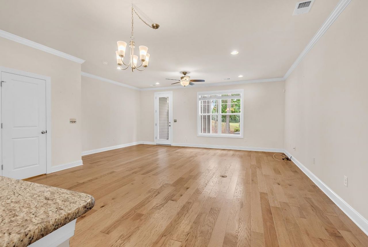 2416 Kings Bay Rd. Photo 9