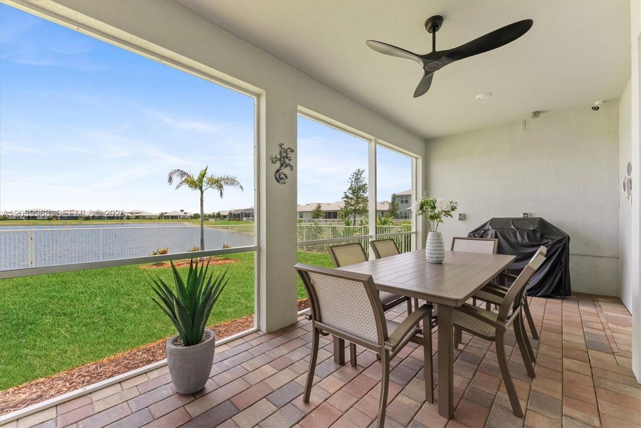 10488 SW Red Maple Way , Port Saint Lucie, FL 34987 Photo