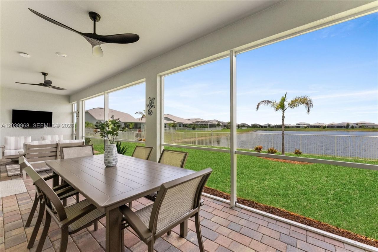 10488 SW Red Maple Way , Port Saint Lucie, FL 34987 Photo