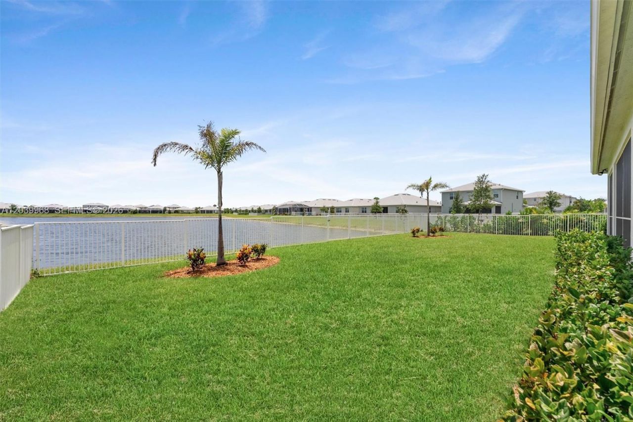 10488 SW Red Maple Way , Port Saint Lucie, FL 34987 Photo