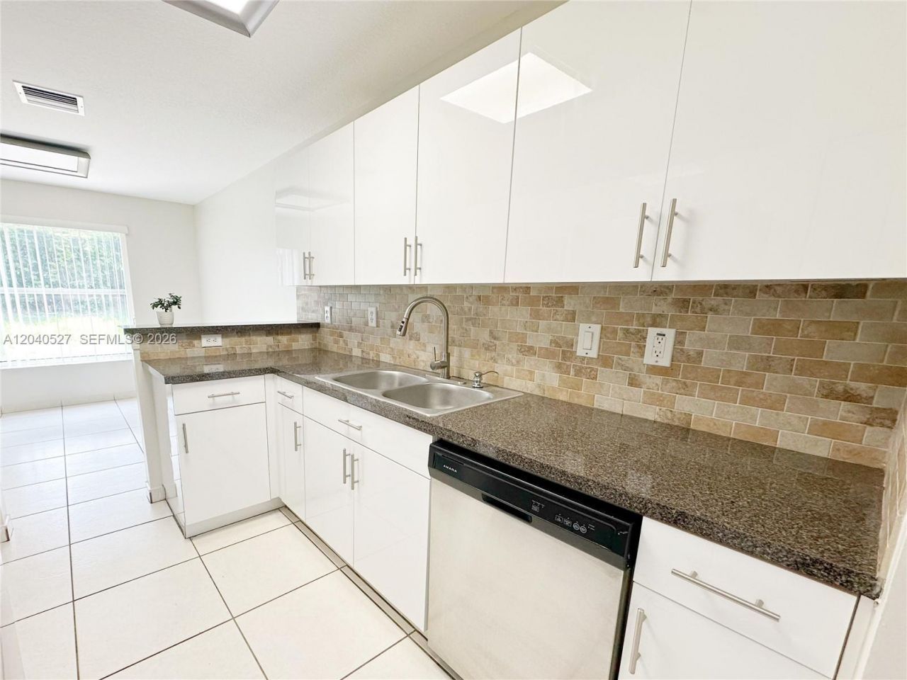 2150 NW 171st Ter , Pembroke Pines, FL 33028 Photo