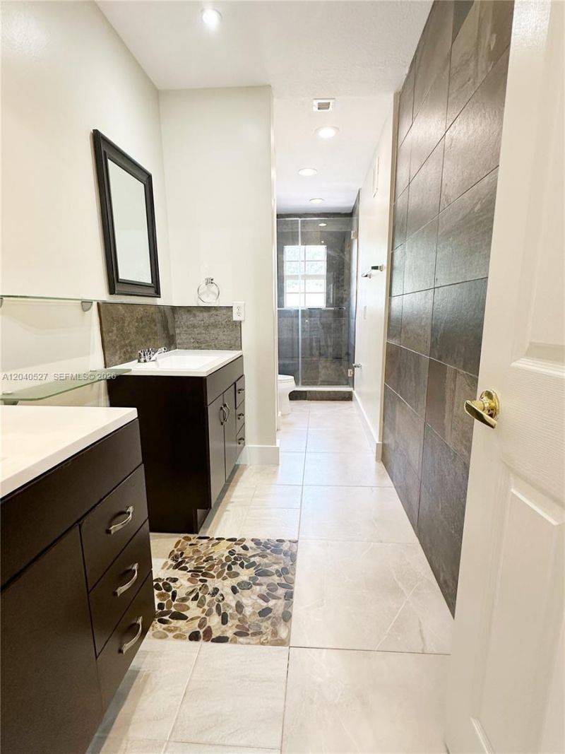 2150 NW 171st Ter , Pembroke Pines, FL 33028 Photo